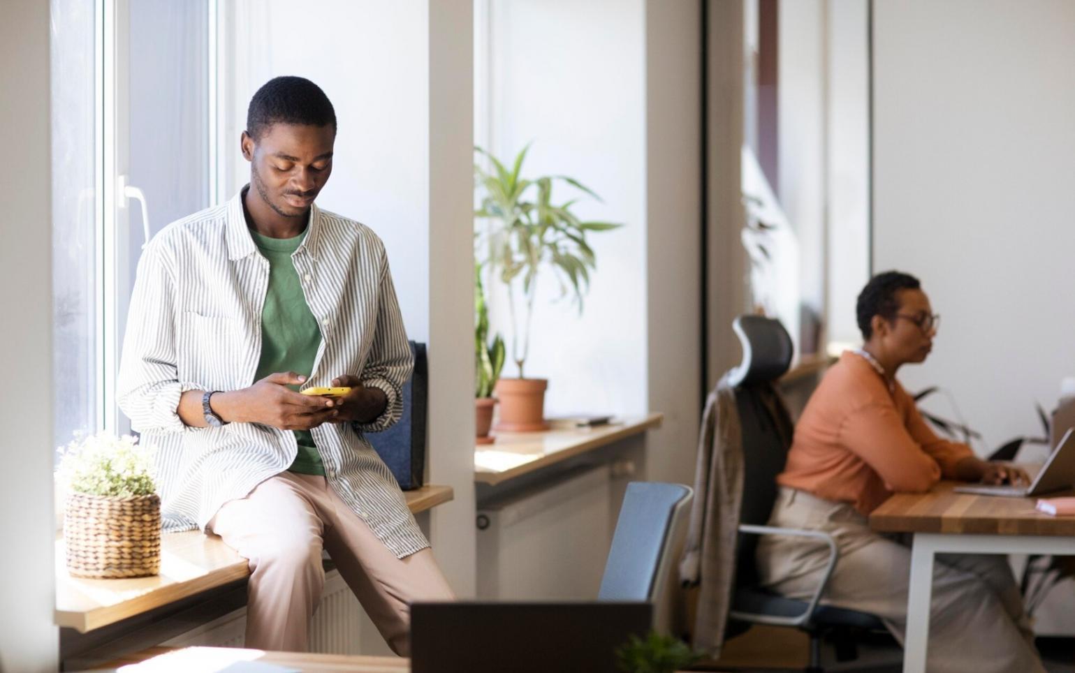 Professionelle Finanzberatung in modernem Büroambiente