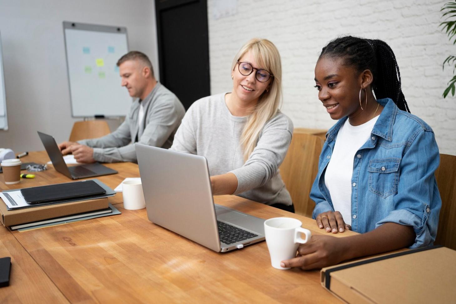 Persönliche Finanzberatung im modernen Büro